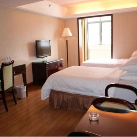 Vienna Grand Theater Branch Hotel Shenzhen Exterior photo